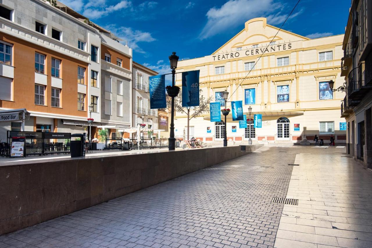 The 1St Corner Central Apartments Малага Екстериор снимка